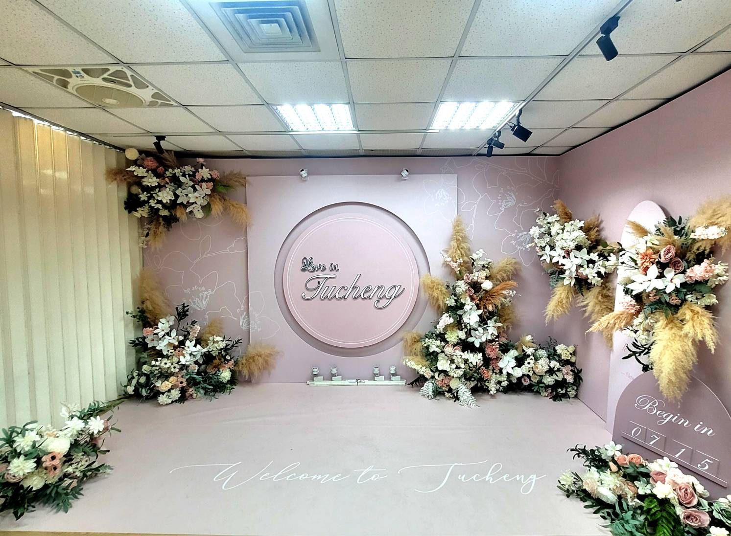 粉色系桐心圓結婚背板.jpg